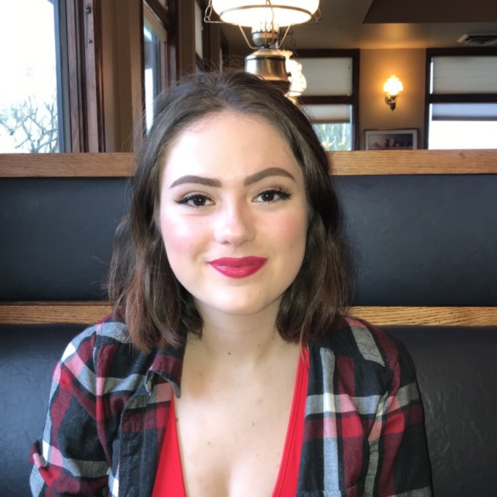 Meet your Posher, Dominique